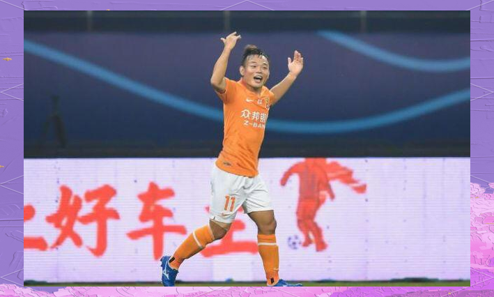 武汉卓尔足球队球员受伤离场